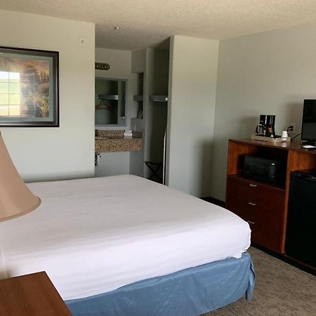 Oyo Hotel Pearsall I-35 West エクステリア 写真