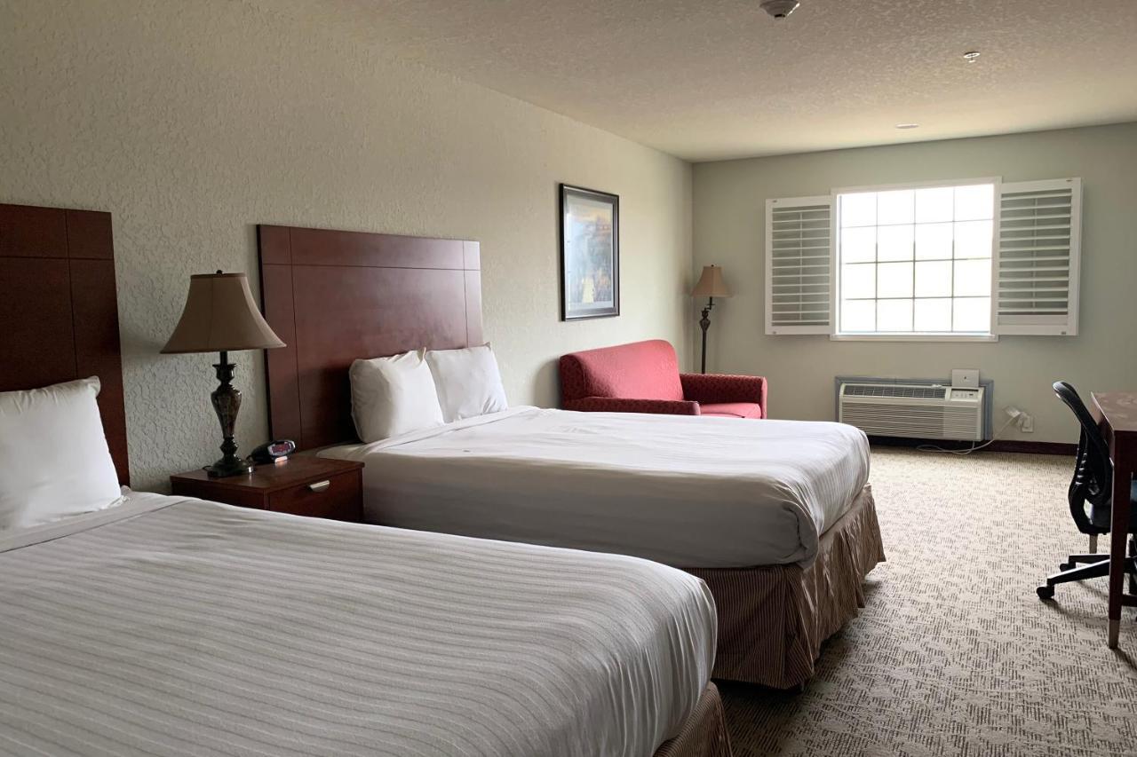 Oyo Hotel Pearsall I-35 West エクステリア 写真