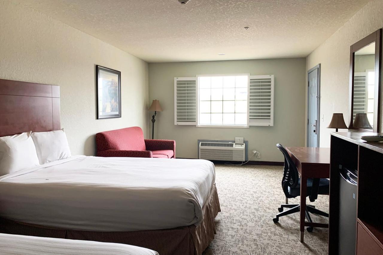 Oyo Hotel Pearsall I-35 West エクステリア 写真