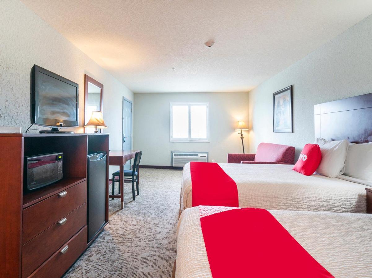 Oyo Hotel Pearsall I-35 West エクステリア 写真