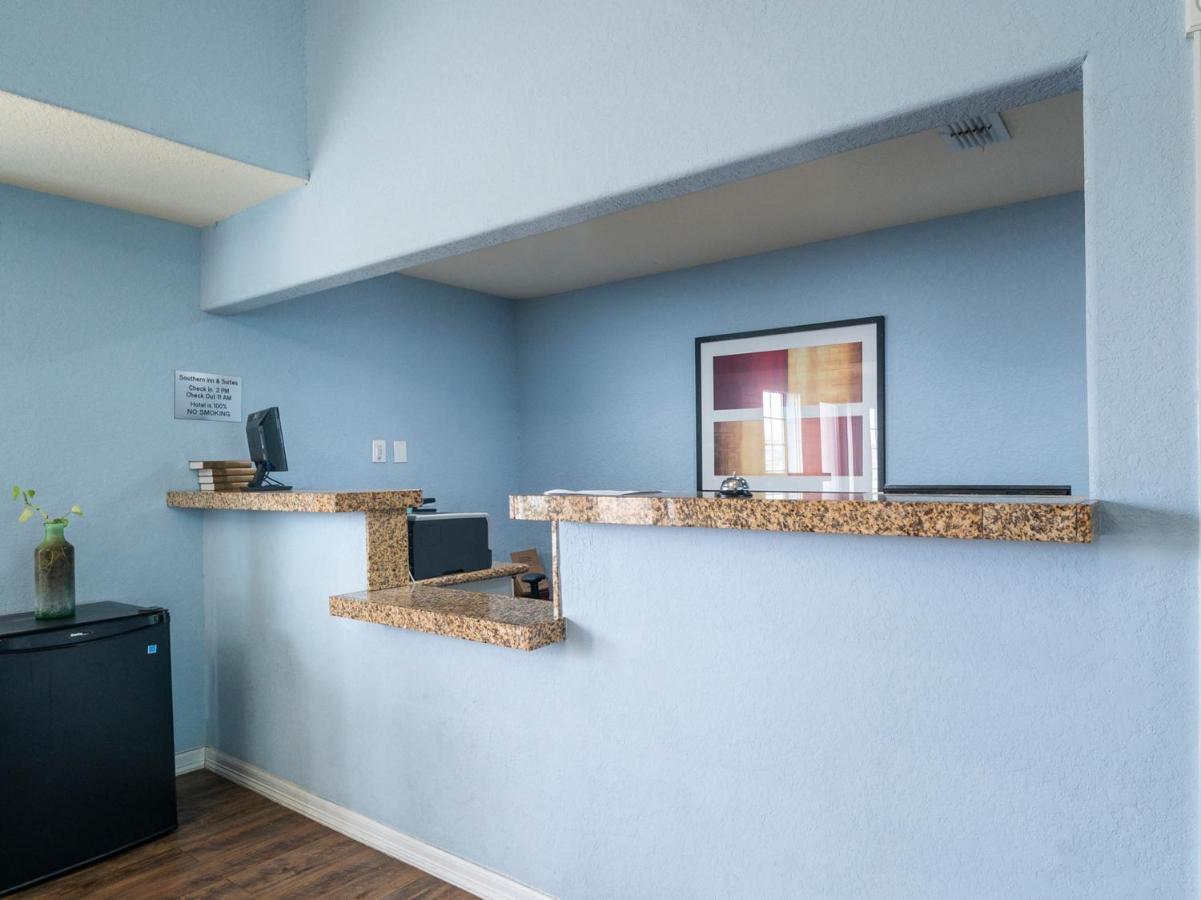Oyo Hotel Pearsall I-35 West エクステリア 写真