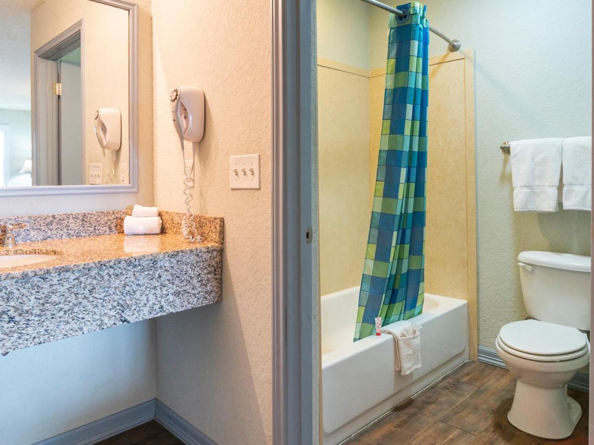Oyo Hotel Pearsall I-35 West エクステリア 写真